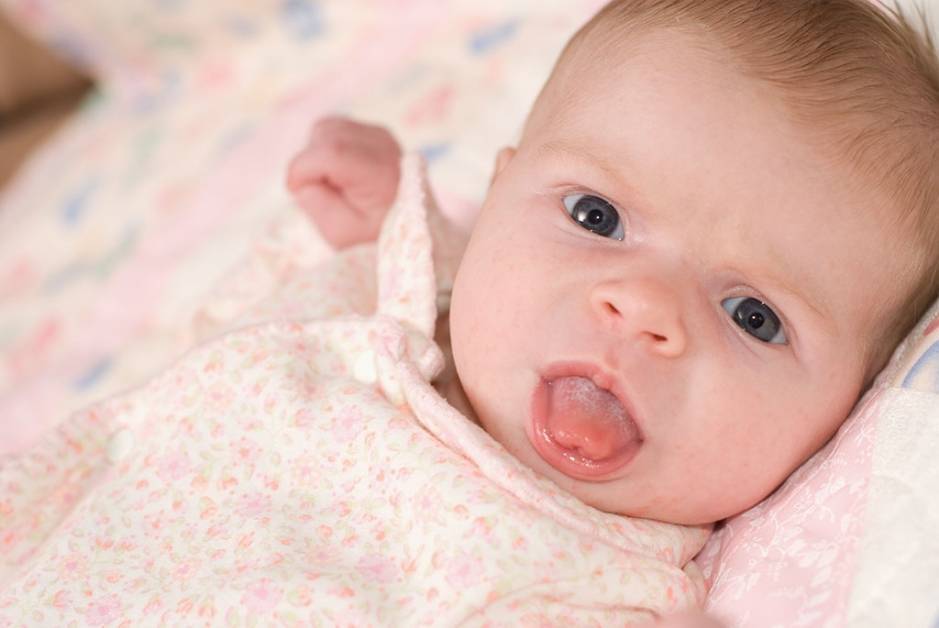 Почему грудничок высовывает язык? · здоровье · всё о беременности, родах, развитии ребенка, а также воспитании и уходе за ним на babyzzz.ru