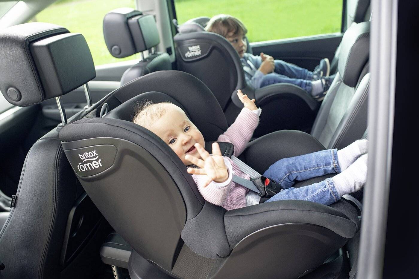 Перевозка детей на переднем сиденье автомобиля