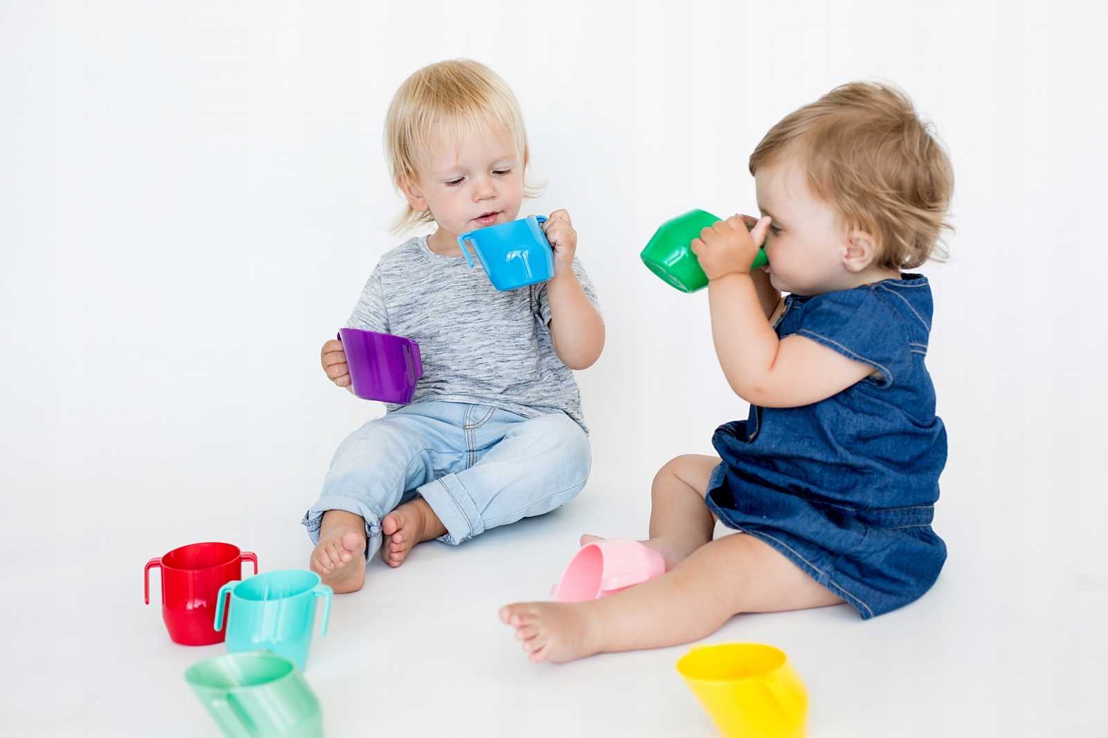 Как научить ребенка пить из трубочки: советы родителям