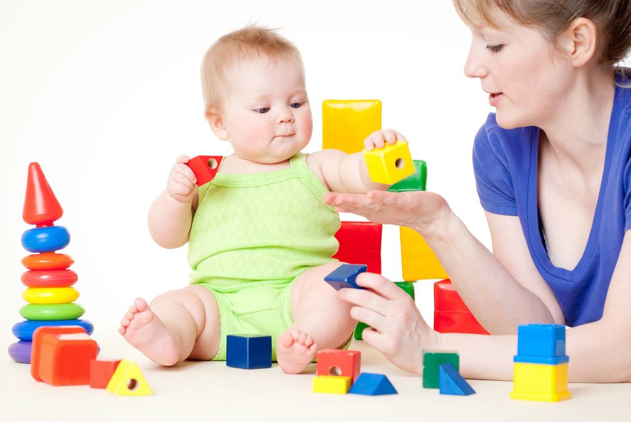 Как развивать ребенка в 9 месяцев - игры, занятия, игрушки-ладушки