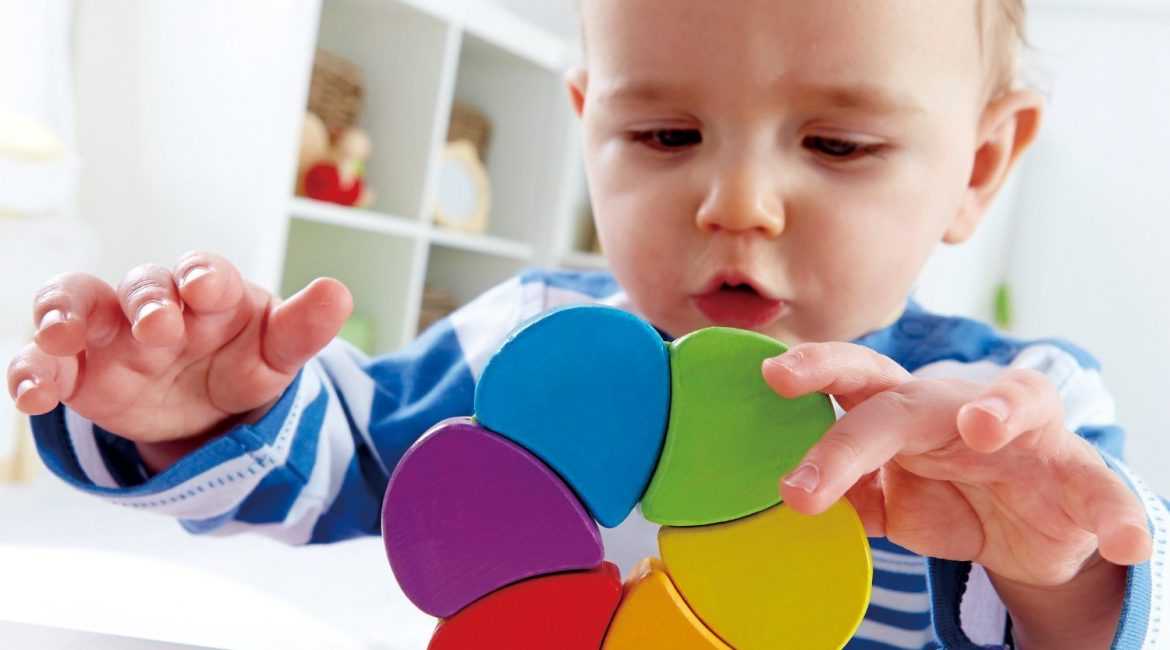 Как научить ребенка различать цвета? 7 правил обучения и 12 полезных игр