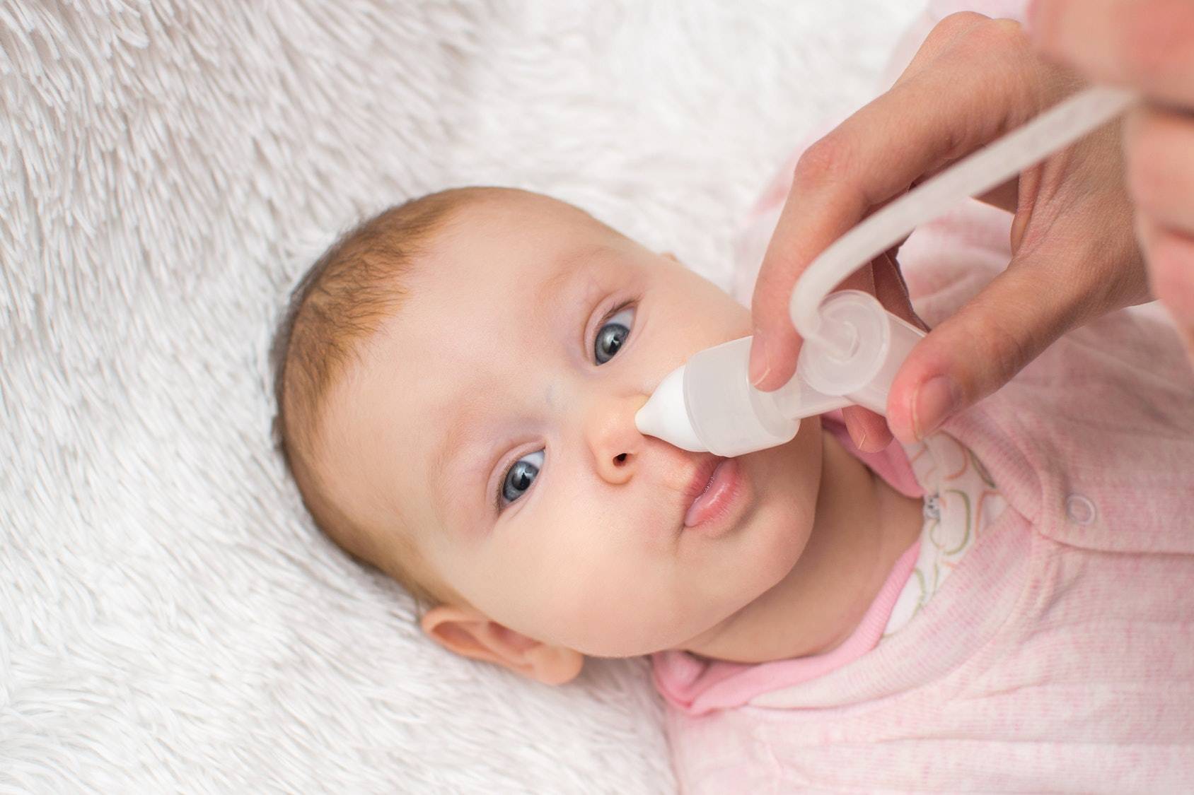 Заложен нос у новорожденного: причины, симптомы и что делать